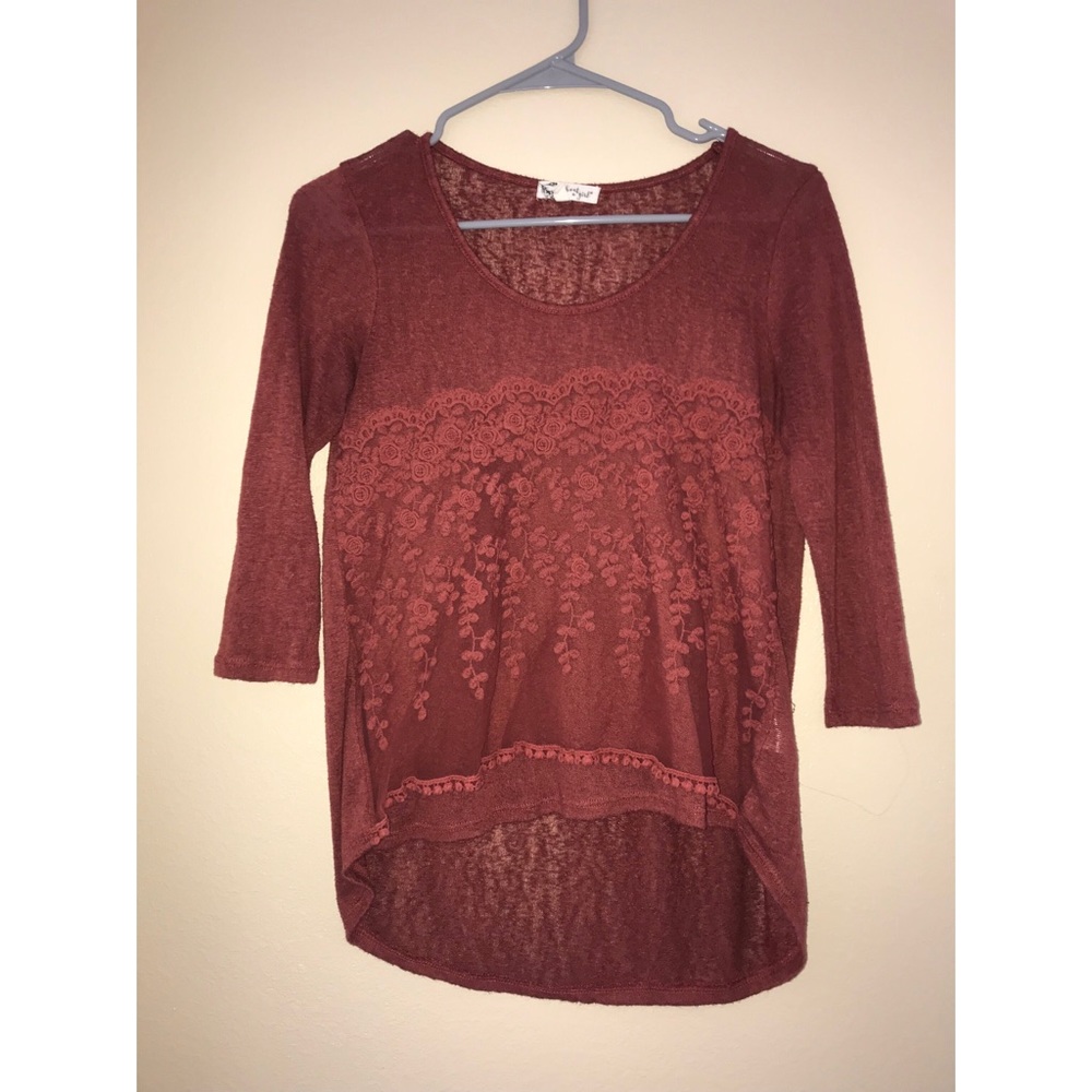 A midsleeve about a girl top